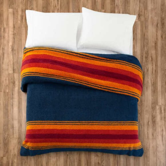 Pendleton Blanket QUEEN Soft & Cozy Sherpa Fleece Reversible Washable NWT - Picture 4 of 16
